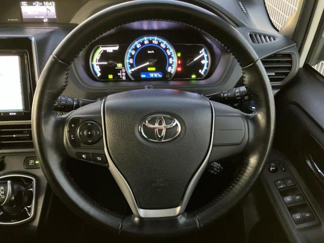 ヴォクシー ハイブリッドＶ　新品タイヤ／純正　９インチ　ＳＤナビ／衝突安全装置／両側電動スライドドア／シートヒーター／車線逸脱防止支援システム／パーキングアシスト　バックガイド／ヘッドランプ　ＬＥＤ　衝突被害軽減システム　禁煙車（15枚目）