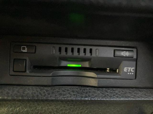 ヴォクシー ハイブリッドＶ　新品タイヤ／純正　９インチ　ＳＤナビ／衝突安全装置／両側電動スライドドア／シートヒーター／車線逸脱防止支援システム／パーキングアシスト　バックガイド／ヘッドランプ　ＬＥＤ　衝突被害軽減システム　禁煙車（27枚目）