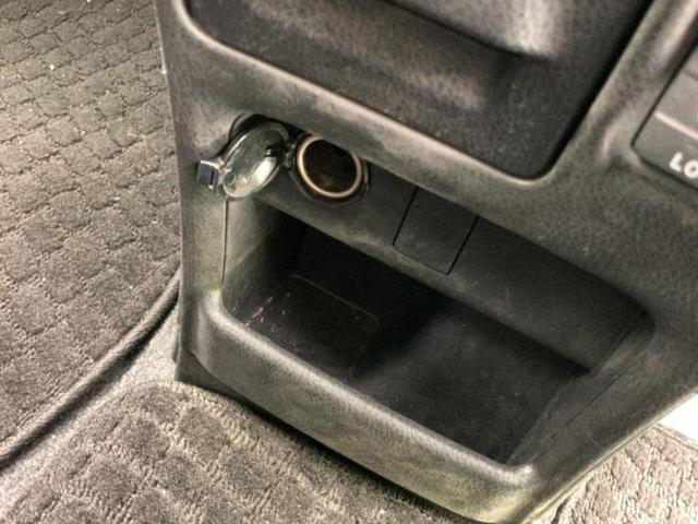 ヴォクシー ハイブリッドＶ　新品タイヤ／純正　９インチ　ＳＤナビ／衝突安全装置／両側電動スライドドア／シートヒーター／車線逸脱防止支援システム／パーキングアシスト　バックガイド／ヘッドランプ　ＬＥＤ　衝突被害軽減システム　禁煙車（46枚目）