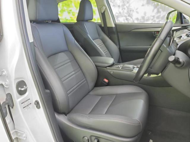 NX NX300h Iパッケージ 新品タイヤ/保証書/純正 SDナビ/プリクラッシュセーフティ/シートヒーター 前席/車線逸脱防止支援システム/シート 合皮/パーキングアシスト バックガイド/電動バックドア 衝突被害軽減システム(4枚目)