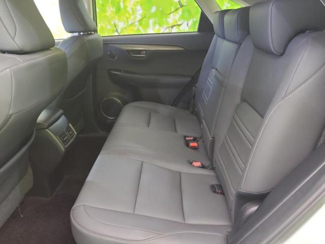 NX NX300h Iパッケージ 新品タイヤ/保証書/純正 SDナビ/プリクラッシュセーフティ/シートヒーター 前席/車線逸脱防止支援システム/シート 合皮/パーキングアシスト バックガイド/電動バックドア 衝突被害軽減システム(7枚目)