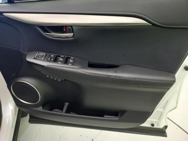 NX NX300h Iパッケージ 新品タイヤ/保証書/純正 SDナビ/プリクラッシュセーフティ/シートヒーター 前席/車線逸脱防止支援システム/シート 合皮/パーキングアシスト バックガイド/電動バックドア 衝突被害軽減システム(20枚目)