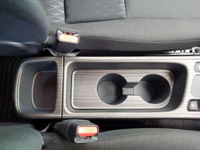 ヤリスクロス ハイブリッドＧ　保証書／ディスプレイオーディオ＋ナビ８インチ／衝突安全装置／パノラミックビューモニター／車線逸脱防止支援システム／パーキングアシスト　バックガイド／ヘッドランプ　ＬＥＤ　衝突被害軽減システム　禁煙車（32枚目）