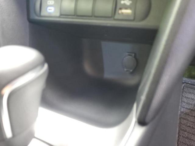 ヤリスクロス ハイブリッドＧ　保証書／ディスプレイオーディオ＋ナビ８インチ／衝突安全装置／パノラミックビューモニター／車線逸脱防止支援システム／パーキングアシスト　バックガイド／ヘッドランプ　ＬＥＤ　衝突被害軽減システム　禁煙車（33枚目）