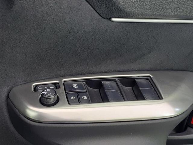 ヤリスクロス ハイブリッドＧ　保証書／ディスプレイオーディオ＋ナビ８インチ／衝突安全装置／パノラミックビューモニター／車線逸脱防止支援システム／パーキングアシスト　バックガイド／ヘッドランプ　ＬＥＤ　衝突被害軽減システム　禁煙車（39枚目）