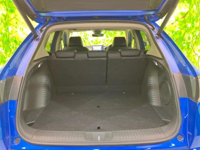 ＺＲ－Ｖ ｅＨＥＶ　Ｚ　新品タイヤ／ＢＯＳＥ／保証書／純正　９インチ　ＳＤナビ／ホンダセンシング／シートヒーター　前席／全方位モニター／車線逸脱防止支援システム／シート　合皮／電動バックドア／ヘッドランプ　ＬＥＤ　電動シート（19枚目）