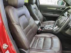 「この車の写真をもっと見たい」「状態が気になる」「この装備はついている？」どんな小さな疑問でもお気軽にお問い合わせください！ 4