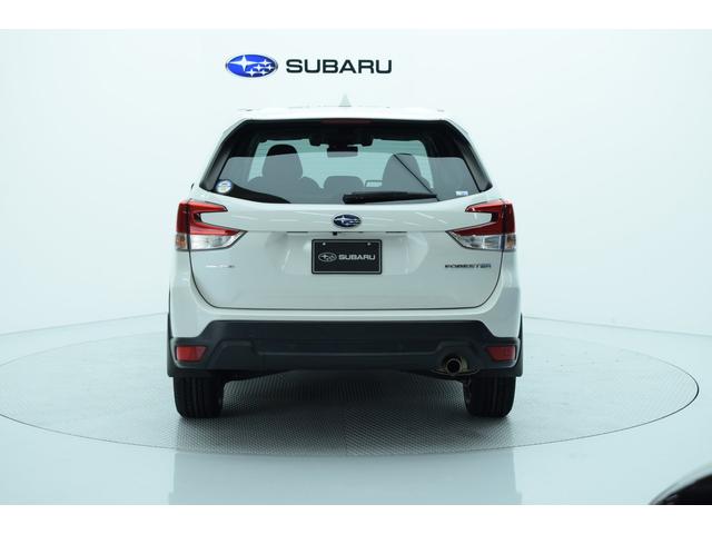 フォレスター Ｐｒｅｍｉｕｍ　ＥｙｅＳｉｇｈｔ搭載車　新品タイヤに交換済み　パナソニック製８インチナビ、リヤカメラ、ＥＴＣ２．０、ドライブレコーダー、スマートリヤビューミラー、ＬＥＤヘッドライト（5枚目）
