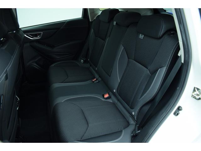 フォレスター Ｐｒｅｍｉｕｍ　ＥｙｅＳｉｇｈｔ搭載車　新品タイヤに交換済み　パナソニック製８インチナビ、リヤカメラ、ＥＴＣ２．０、ドライブレコーダー、スマートリヤビューミラー、ＬＥＤヘッドライト（8枚目）