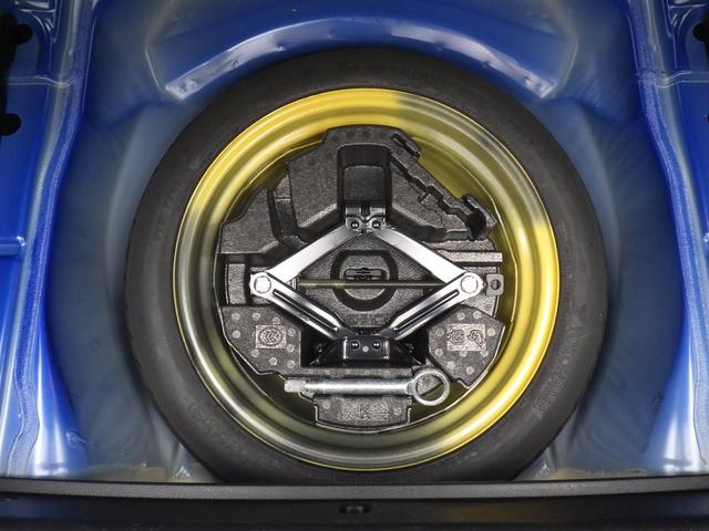 当車両はスペアタイヤを搭載しています。