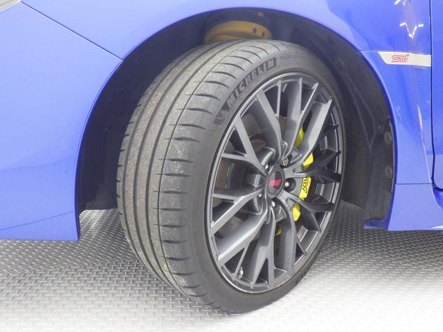 左フロントタイヤ