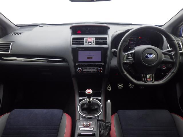 スッキリとしたコックピット