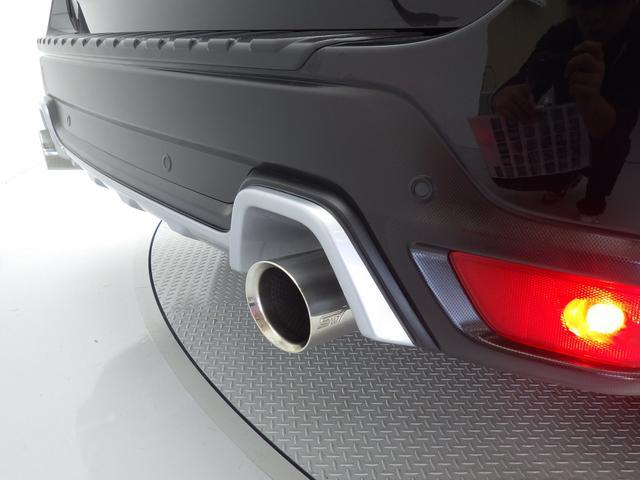 リヤフォグランプも標準装備です。悪天候時に後続車に自車位置を後続車に知らせます