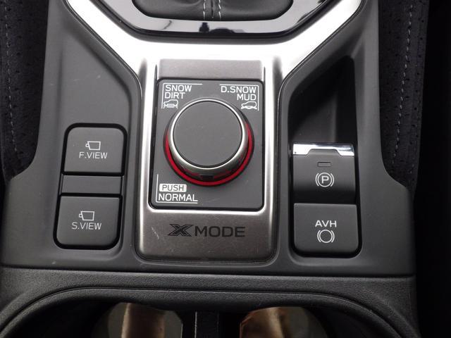 電動サイドブレーキ装備です。追従クルーズコントロール時停止保持機能にもなります。