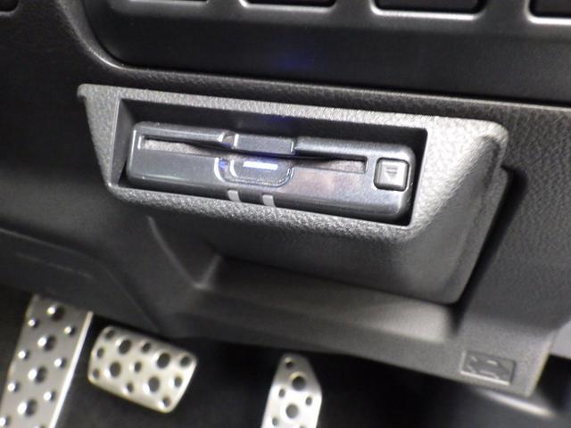 ＥＴＣは運転席インパネ右下に専用カバーで埋め込まれています