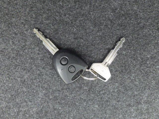 プレオプラス Ｌ　スマートアシスト　元社用車　ＣＤオーディオ　ＥＴＣ　スマートアシスト３　ハイビームアシスト　先行車発進お知らせ機能　車線逸脱警報　ＡＴ誤発進抑制制御　ＡＴ誤後進抑制制御　障害物センサー　ＬＥＤヘッドライト　リモコンキー　オートライト（22枚目）