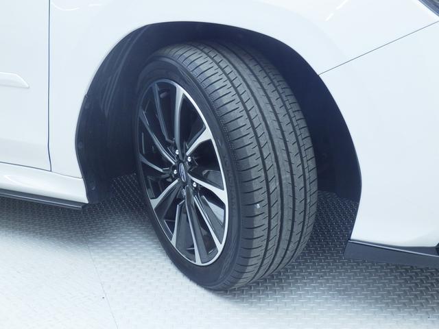 右前タイヤ　タイヤはひびもなく良好です！詳細は各タイヤ写真をご覧ください。タイヤパンク保証プログラム販売中！もしもの時にタイヤ４本新品交換！詳細はスタッフまで！※ホイールロックナットは展示用です。