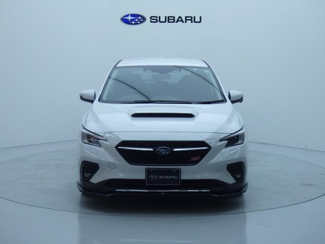 当車両は納車前に正規店のメカニックによる車検または１２ヶ月点検整備をさせて頂いてから納車を致します。消耗品やオイル類のチェックをし、必要箇所の交換修繕をいたします。後から費用が増えることは御座いません