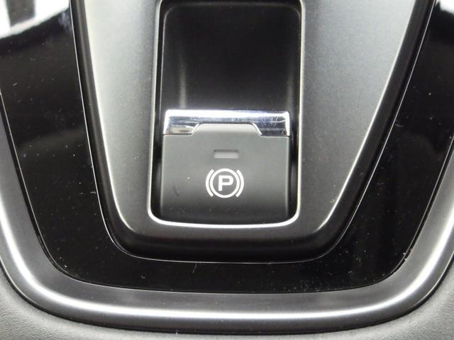 電動サイドブレーキ装備です。追従クルーズコントロール時停止保持機能にもなります。