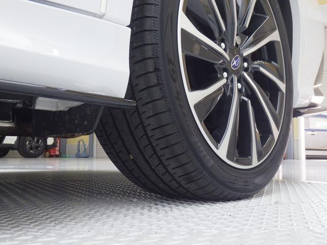 左後ろタイヤ　タイヤはひびもなく良好です！詳細は各タイヤ写真をご覧ください。タイヤパンク保証プログラム販売中！もしもの時にタイヤ４本新品交換！詳細はスタッフまで！※ホイールロックナットは展示用です。