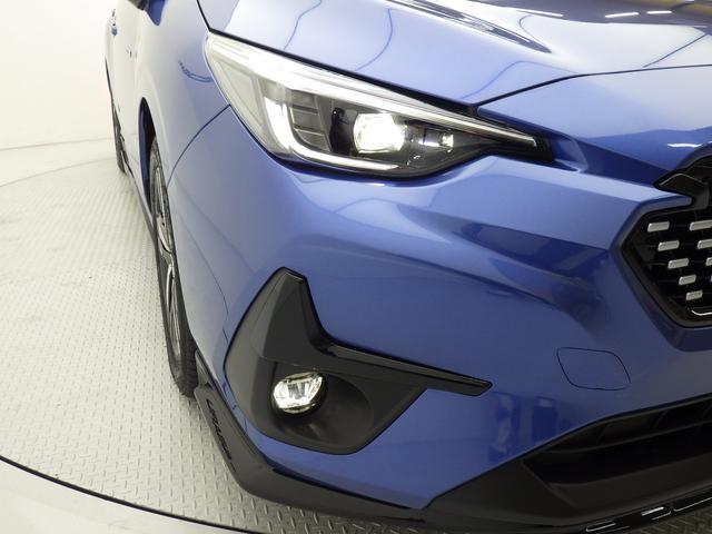 明るいＬＥＤヘッドランプとフロントフォグランプで夜道も安心して走ることが出来ます！