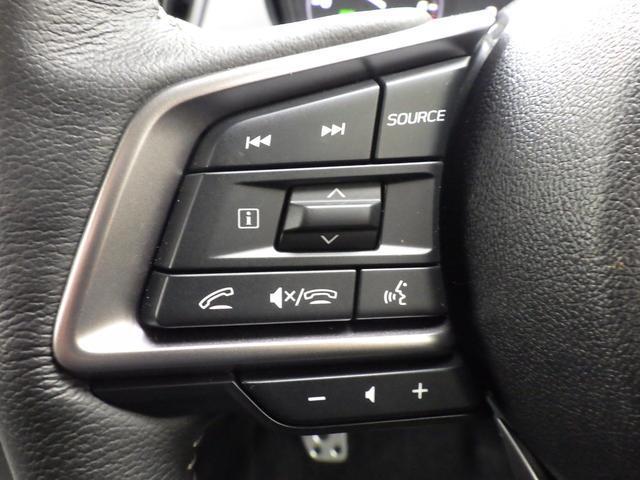 ［ステアリングオーディオリモコン］ナビの音量調整やチャンネル切替が手元でできます。