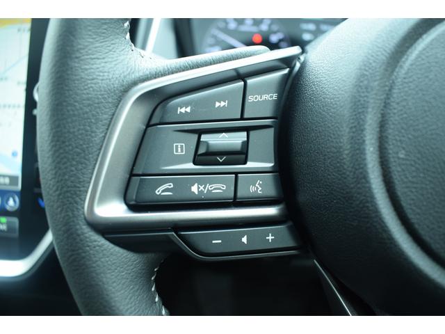 �X�e�A�����O�I�[�f�B�I�����R���@�^�]���ł����ʒ����⃂�[�h�ύX�Ȃǃn���h�������𗣂��Ȃ��Ă����삪�\�ł��B