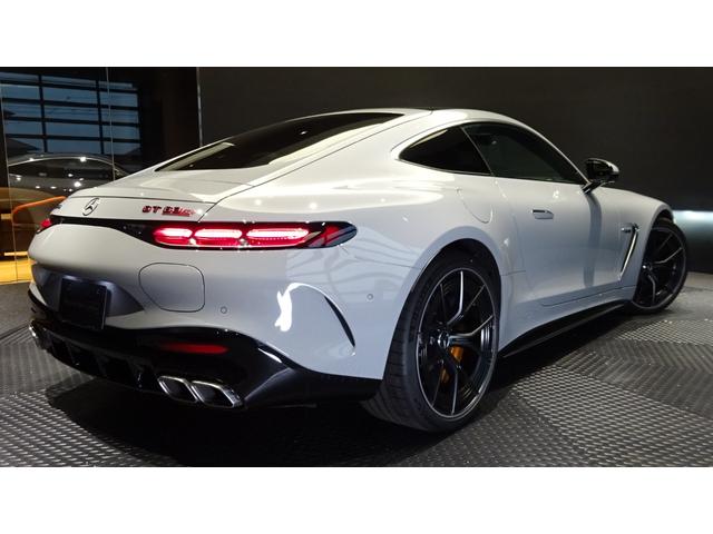 ＧＴ ６３Ｓ　Ｅパフォーマンス　クーペ　４ＷＤ　ＭＰ２０２５０１　左ハンドル／パノラミックルーフ／ＡＭＧパフォーマンスパッケージ／純正ドラレコ付き／ＭＰ２０２５０１／４ＷＤ／４名（6枚目）