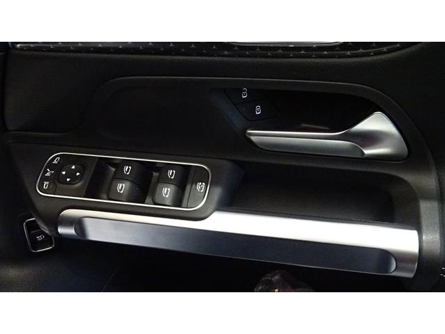 EQB EQB350 4マチック AMGラインパッケージ パノラミックスライディングルーフ/レザーエクスクルーシブパッケージ/純正ドライブレコーダー付き/(20枚目)