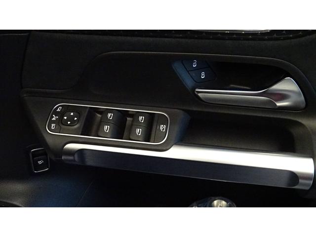 ＥＱＢ ＥＱＢ３５０　４マチック　ＡＭＧラインパッケージ　ＭＰ２０２５０２／パノラミックスライディングルーフ／純正ドライブレコーダー付き（13枚目）