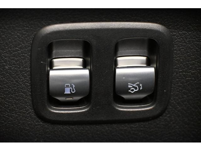 Cクラス C350eスポーツ MP202501/レザーエクスクルーシブパッケージ/セーフティビジョンパッケージ/仕様違い/ブルメスター3Dサウンドシステム無/ARナビゲーション付/純正ドライブレコーダー付き/(19枚目)