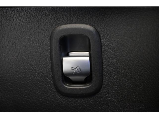 �����܂ł̐V�Ԃ��낵���Ăƕς��Ȃ����S�����񋟂ł���̂��A�T�[�e�B�t�@�C�h�J�[���A���K�̔��X�ł̓O�ꂵ���`�F�b�N�Ɛ������o�āA�Ǝ��̌���������N���A�����Ԃł��邩�炱���Ȃ̂ł��B