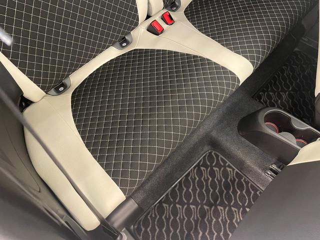 ５００ ツインエア　ドルチェヴィータ　ガラスルーフ　純正ディスプレイオーディオ　社外デジタルインナーミラー　アップルカープレイ　Ｂｌｕｅｔｏｏｔｈ　ドラレコ　オートＡ／Ｃ　クルーズコントロール　ＵＳＢ　ステアリングリモコン（31枚目）