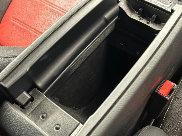 Ｂクラス Ｂ２００ｄ　ＡＭＧライン　レザーエクスクルーシブＰＫＧ　ナビゲーションＰＫＧ　赤黒ツートンレザー　アンビエントライト　純正ナビ　フルセグテレビ　リアビューカメラ　アクティブブレーキアシスト　レーンキープ　ＢＳＡ　ＡＣＣ（23枚目）