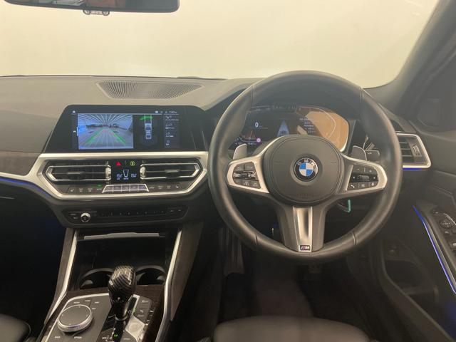 ３シリーズ ３２０ｄ　ｘＤｒｉｖｅ　Ｍスポーツ　ハイラインＰＫＧ　コンフォートＰＫＧ　純正ナビ　リアカメラ　ヴァーネスカレザーシート　シートヒーター　アクティブクルーズコントロール　ＡｐｐｌｅＣａｒＰｌａｙ　パワーテールゲート純正１８インチＡＷ（4枚目）