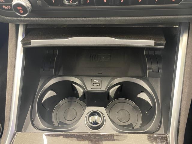 ３シリーズ ３２０ｄ　ｘＤｒｉｖｅ　Ｍスポーツ　ハイラインＰＫＧ　コンフォートＰＫＧ　純正ナビ　リアカメラ　ヴァーネスカレザーシート　シートヒーター　アクティブクルーズコントロール　ＡｐｐｌｅＣａｒＰｌａｙ　パワーテールゲート純正１８インチＡＷ（18枚目）