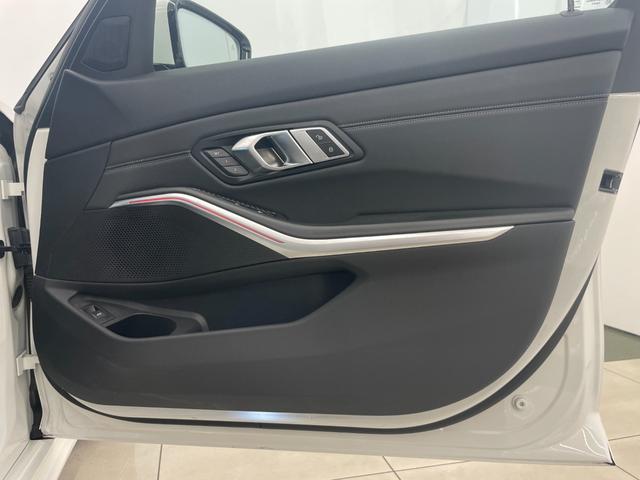 ３シリーズ ３２０ｄ　ｘＤｒｉｖｅ　Ｍスポーツ　ハイラインＰＫＧ　コンフォートＰＫＧ　純正ナビ　リアカメラ　ヴァーネスカレザーシート　シートヒーター　アクティブクルーズコントロール　ＡｐｐｌｅＣａｒＰｌａｙ　パワーテールゲート純正１８インチＡＷ（29枚目）