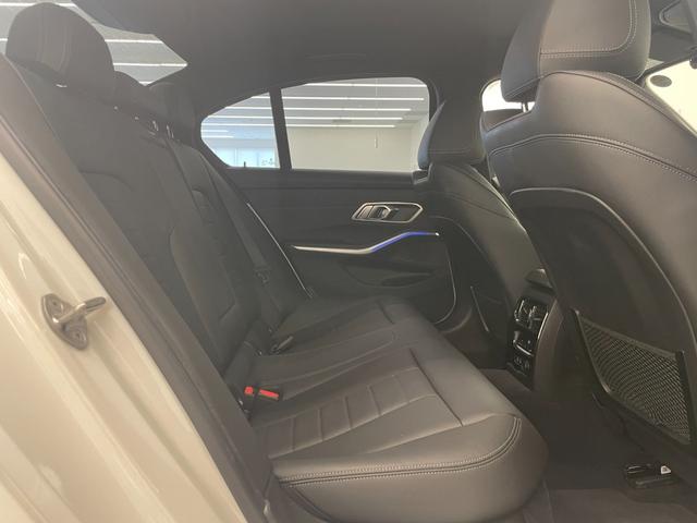 ３シリーズ ３２０ｄ　ｘＤｒｉｖｅ　Ｍスポーツ　ハイラインＰＫＧ　コンフォートＰＫＧ　純正ナビ　リアカメラ　ヴァーネスカレザーシート　シートヒーター　アクティブクルーズコントロール　ＡｐｐｌｅＣａｒＰｌａｙ　パワーテールゲート純正１８インチＡＷ（31枚目）
