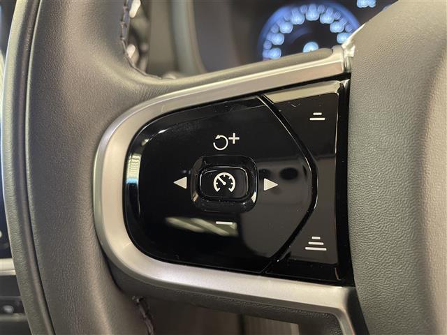 Ｖ６０ クロスカントリー　Ｂ５　ＡＷＤ　プロ　純正ＳＥＮＳＵＳ　３６０°カメラ　Ｈａｒｍａｎ／Ｋａｒｄｏｎ　フルセグＴＶ　Ｂｌｕｅｔｏｏｔｈ　ＡｐｐｌｅＣａｒＰｌａｙ　ワイヤレスチャージ　ＡＣＣ　オートライト　オートワイパー　ＡＨＢ　ＬＫＡ（5枚目）