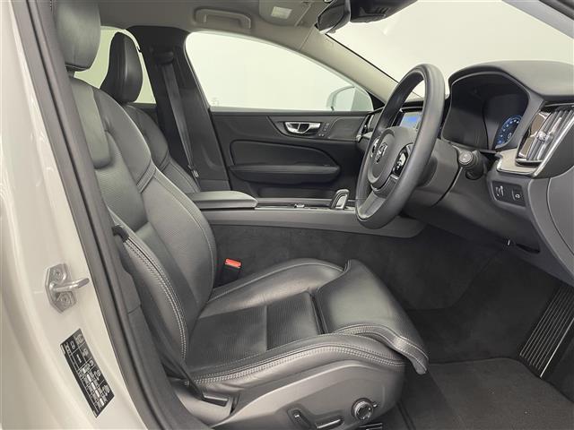 Ｖ６０ クロスカントリー　Ｂ５　ＡＷＤ　プロ　純正ＳＥＮＳＵＳ　３６０°カメラ　Ｈａｒｍａｎ／Ｋａｒｄｏｎ　フルセグＴＶ　Ｂｌｕｅｔｏｏｔｈ　ＡｐｐｌｅＣａｒＰｌａｙ　ワイヤレスチャージ　ＡＣＣ　オートライト　オートワイパー　ＡＨＢ　ＬＫＡ（29枚目）