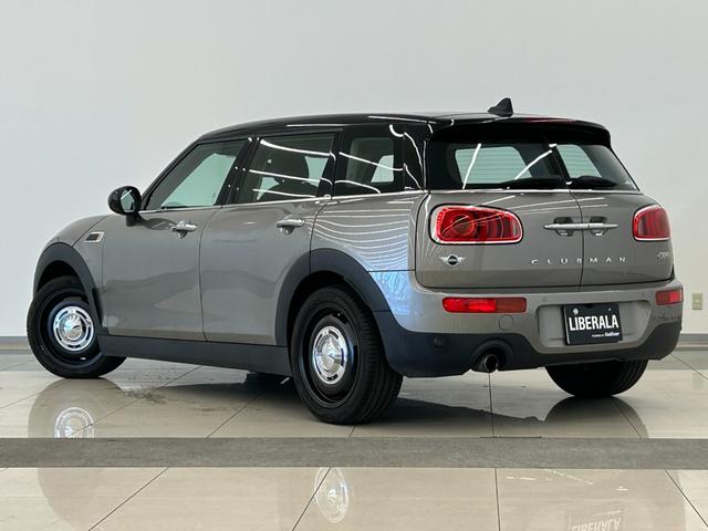 ＭＩＮＩ クーパー　クラブマン　コンフォートアクセス　スポーツレザーステアリング　スポーツシート　インテリジェントセーフティ歩行者警告付き　アンビエントライト　ＥＴＣ一体型ミラー　純正ナビ　ＡＵＸ　Ｂｌｕｅｔｏｏｔｈ　ＵＳＢ（56枚目）
