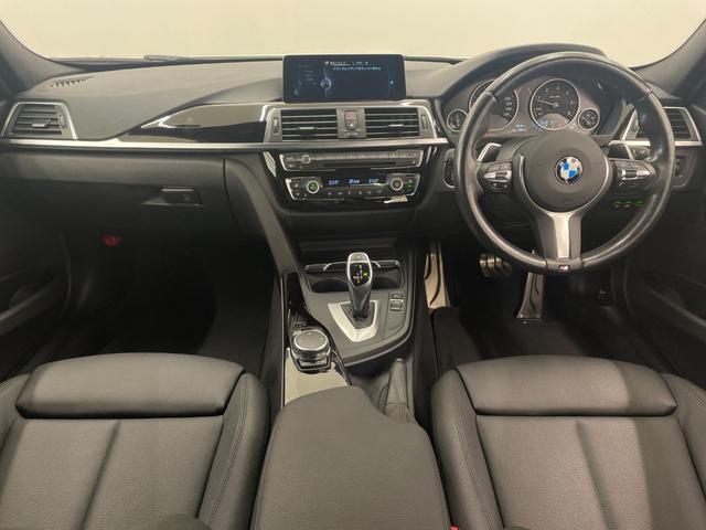 3シリーズ 320d Mスポーツ 330台限定スタイルエッジ ブラックキドニーグリル 専用18インチAW ピアノブラックインテリアトリム 黒レザーシート シートヒーター アルミペダル 純正ナビ ACC LKA LED オートライト(5枚目)