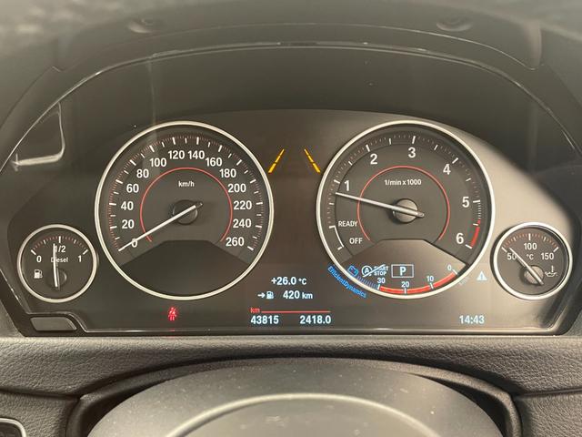 3シリーズ 320d Mスポーツ 330台限定スタイルエッジ ブラックキドニーグリル 専用18インチAW ピアノブラックインテリアトリム 黒レザーシート シートヒーター アルミペダル 純正ナビ ACC LKA LED オートライト(11枚目)