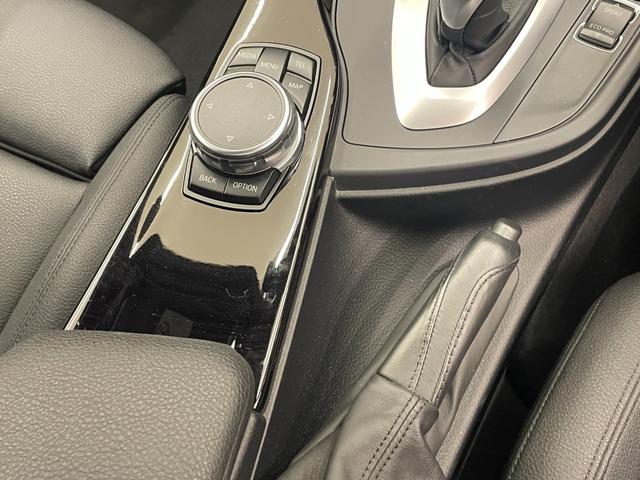 3シリーズ 320d Mスポーツ 330台限定スタイルエッジ ブラックキドニーグリル 専用18インチAW ピアノブラックインテリアトリム 黒レザーシート シートヒーター アルミペダル 純正ナビ ACC LKA LED オートライト(19枚目)
