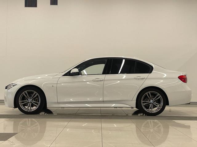 3シリーズ 320d Mスポーツ 330台限定スタイルエッジ ブラックキドニーグリル 専用18インチAW ピアノブラックインテリアトリム 黒レザーシート シートヒーター アルミペダル 純正ナビ ACC LKA LED オートライト(51枚目)