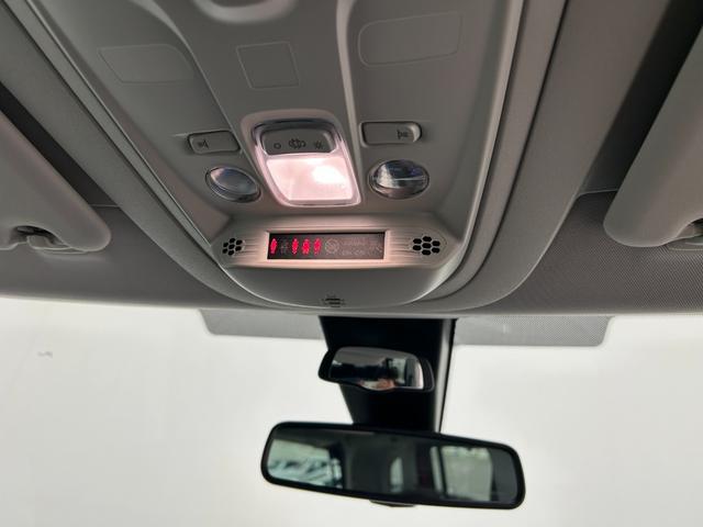 ベルランゴ シャイン　ＡＣＣ　純正ディスプレイオーディオ　フルセグＴＶ　アップルカープレイ　インテリジェントハイビーム　パドルシフト　パーキングセンサー　ＢＳＭ　アクティブセーフティー　ＴＳＩ　ＥＴＣ　リアガラスハッチ（24枚目）