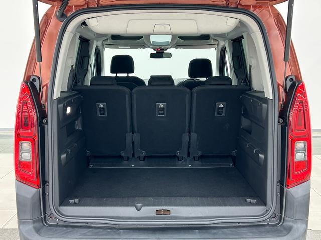 ベルランゴ シャイン　ＡＣＣ　純正ディスプレイオーディオ　フルセグＴＶ　アップルカープレイ　インテリジェントハイビーム　パドルシフト　パーキングセンサー　ＢＳＭ　アクティブセーフティー　ＴＳＩ　ＥＴＣ　リアガラスハッチ（40枚目）