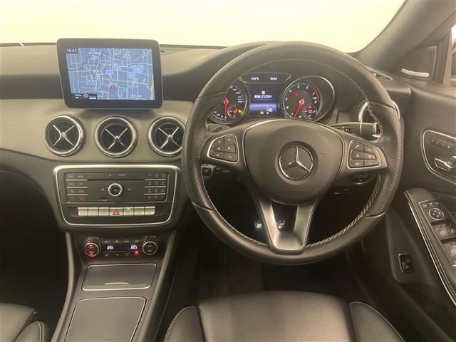 CLAクラス CLA220 4マチック レーダーセーフティPKG プレミアムPKG 純正ナビ バックカメラ ESP オートライト オートワイパー アクティブブレーキアシスト アテンションアシスト ブラインドスポット レーンキープアシスト(2枚目)