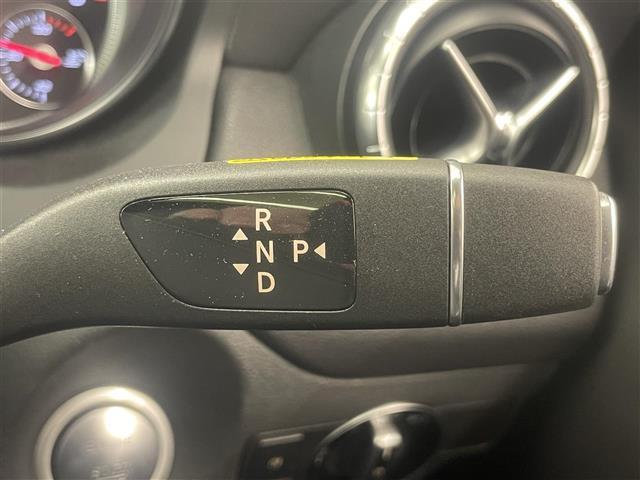 CLAクラス CLA220 4マチック レーダーセーフティPKG プレミアムPKG 純正ナビ バックカメラ ESP オートライト オートワイパー アクティブブレーキアシスト アテンションアシスト ブラインドスポット レーンキープアシスト(11枚目)