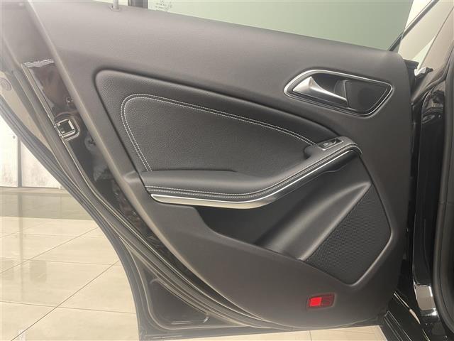 CLAクラス CLA220 4マチック レーダーセーフティPKG プレミアムPKG 純正ナビ バックカメラ ESP オートライト オートワイパー アクティブブレーキアシスト アテンションアシスト ブラインドスポット レーンキープアシスト(35枚目)